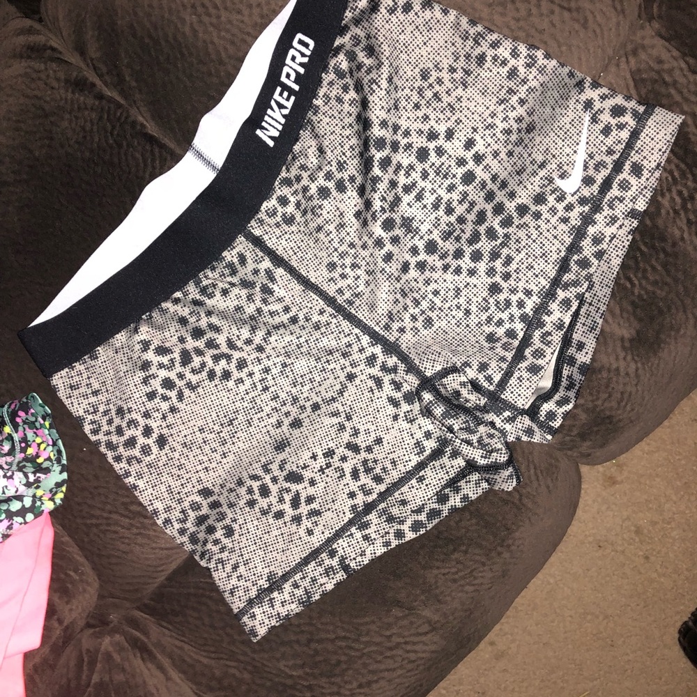 Nike pro